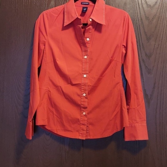 GAP Tops - 𝅺gap Red Long Sleeve Western Cut Women's Top